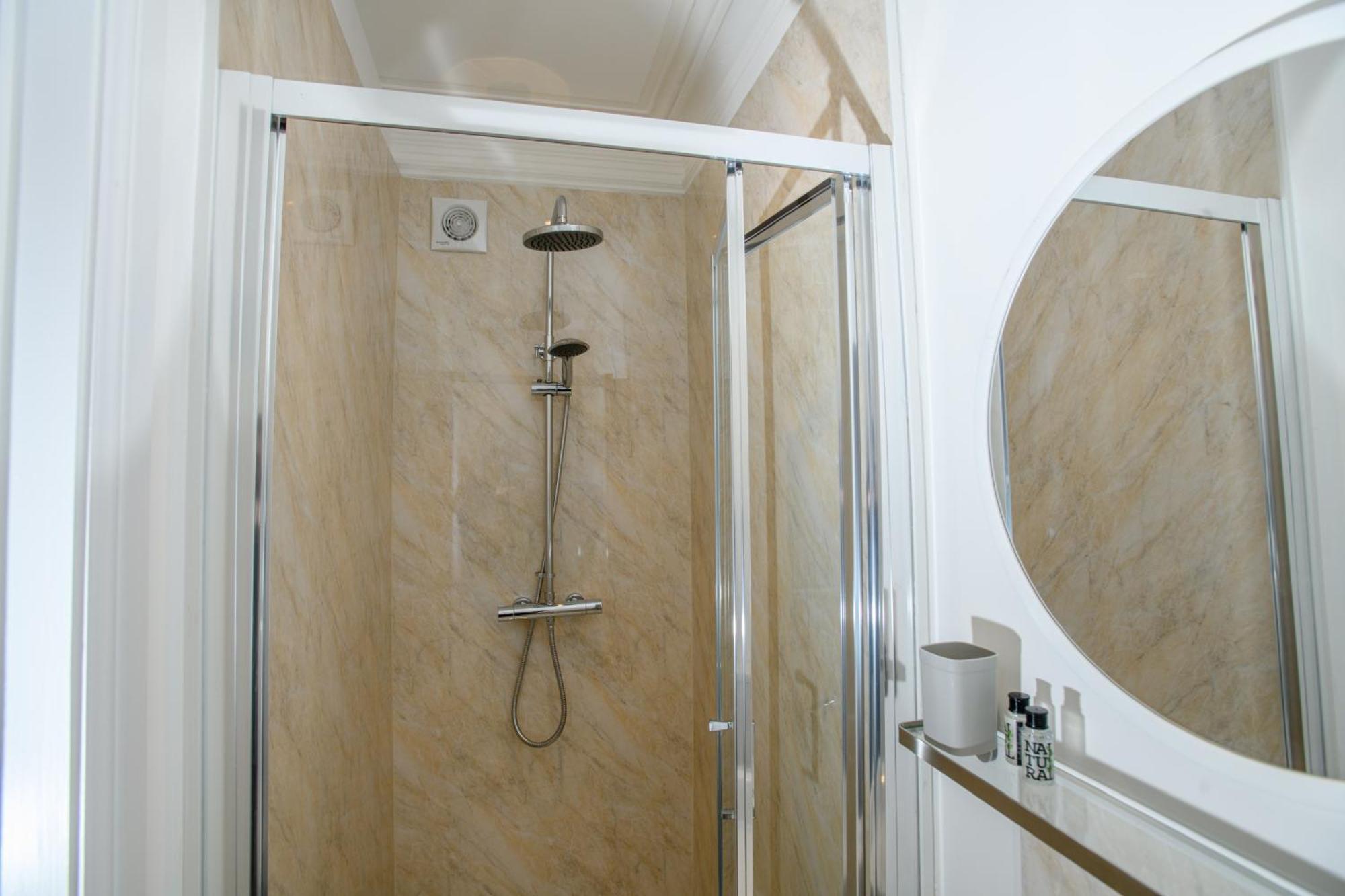 Tavmar Accommodation Lincoln Buitenkant foto